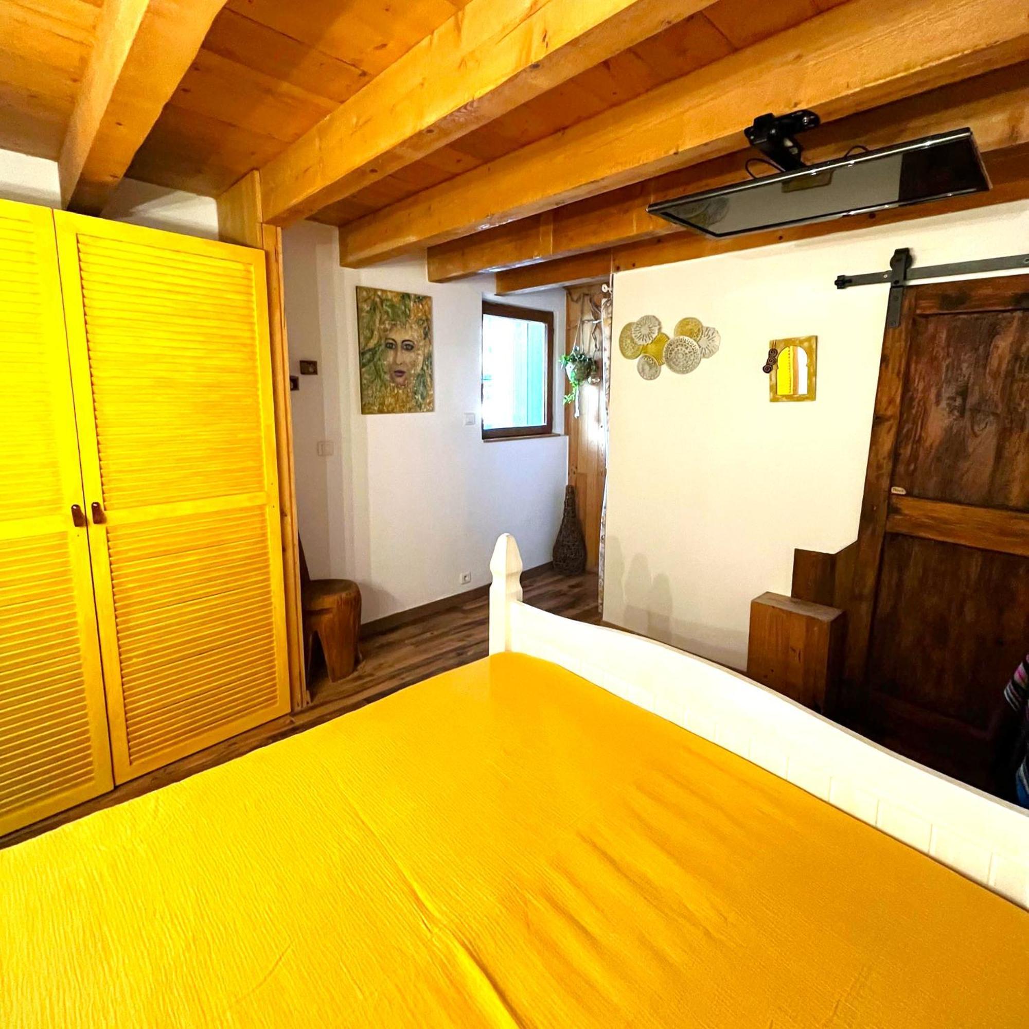 Cozy Mini House With Beautiful Views Apartment Eygliers Екстериор снимка